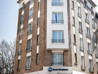 เบสต์ เวสเทิร์น ปารีส ปอร์ต เดอ แวร์ซาย โรงแรมในIssy-les-Moulineaux