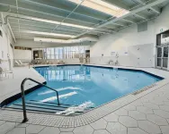 Candlewood Suites BURLINGTON CONFERENCE CENTRE by IHG - piscina