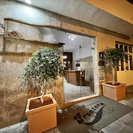 Apartamentos Frontera