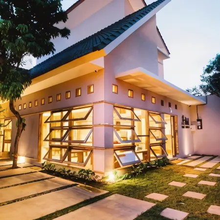 Lokal Bali Hostel