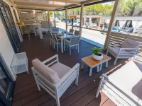 Charming Two-bedroom Mobile Homes Drage Hotels in Drage