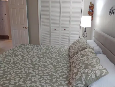 Pleasant Hill Getaway in a secluded small neighborhood Hotels near Currahee Brewing Company