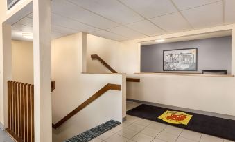 Super 8 by Wyndham Hannibal
