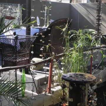 44 on Ennis Guest Lodge and Restaurant -