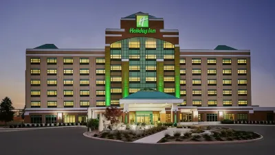 Holiday Inn & Suites Oakville @ Bronte Hotels in Oakville