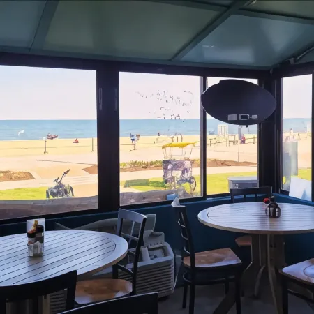 Capes Hotel Отели рядом с достопримечательностью «Кроатан-Бич»