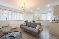 The Queens Arms Apartments