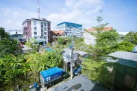 Phòng một giường, có Ban công, chổ đậu xe ô tô - Kenpia Homestay Hotels in Vy Da