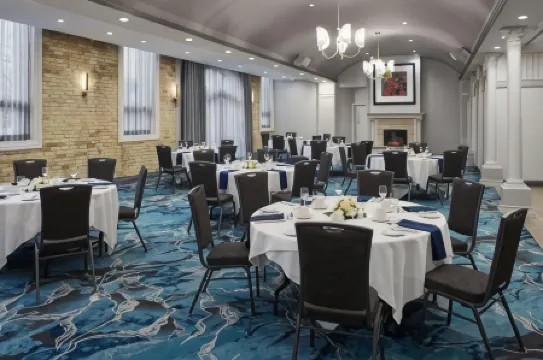 Delta Hotels London Armouries Отели рядом с достопримечательностью «Университет Западного Онтарио»