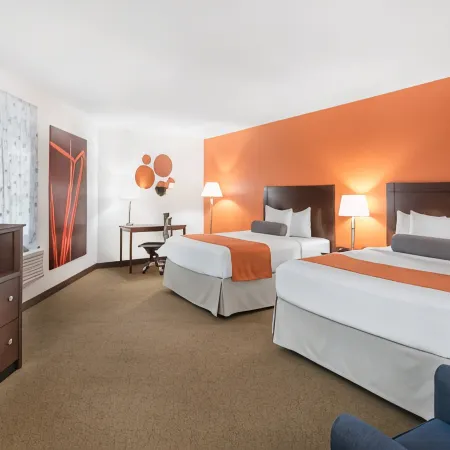 Howard Johnson by Wyndham Quincy/Boston Отели рядом с достопримечательностью «Пляж Нантаскет»