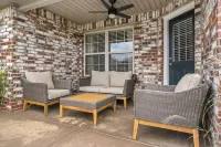 Greenway Getaway: Central to NWA & on the Razorback Greenway Hotels in Rogers