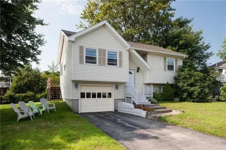 Short Sands Beach is a 5-Minute Walk. End of August Openings. 6 & 7 Night Weeks. Отели рядом с достопримечательностью «Лонг Сандс Бич»