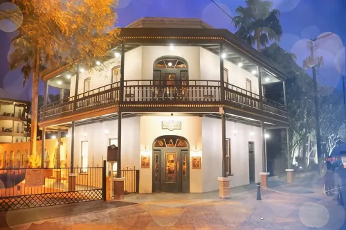 La Posada Hotel Các khách sạn ở Laredo
