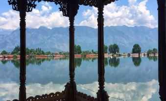 Akbar Group of Heritage Houseboats