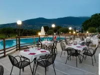 อัคริทูริสโม่อิลคาซาเลดิโมนิกา