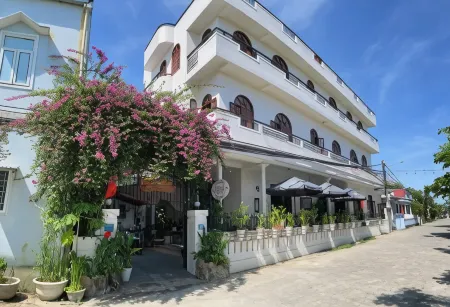 H&H Diamond Nail Guesthouse Отели в г. Phu Duong