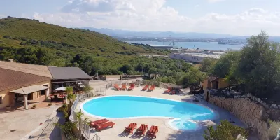 LH Hotel Pozzo Sacro Отели рядом с достопримечательностью «Basilica di San Simplicio»