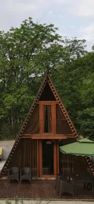 Navasard Resort 住宿飯店