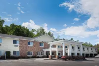 AmericInn by Wyndham Petoskey Hotels in Petoskey