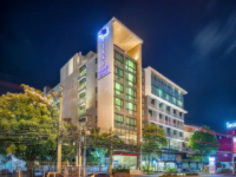 Plaai Prime Hotel Rayong ラヨーンのホテル