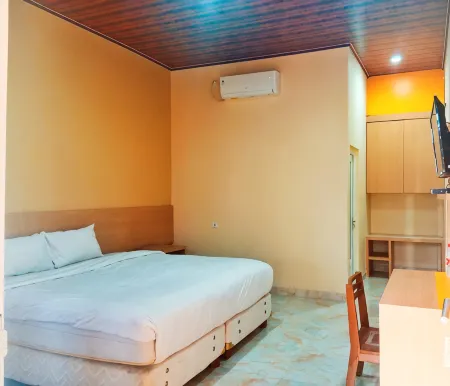 Hotel Mega Stay Cepu Отели в г. Чепу