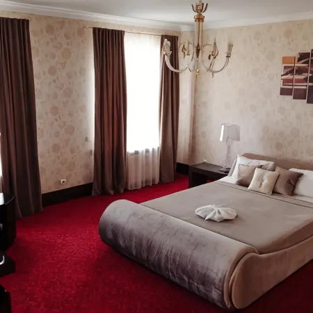 Maxim Pasha Hotel