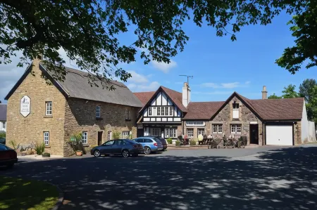 The Border Hotel Отели рядом с достопримечательностью «Аббатство Келсо»