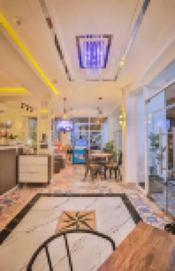 Front One Budget Slamet Riyadi