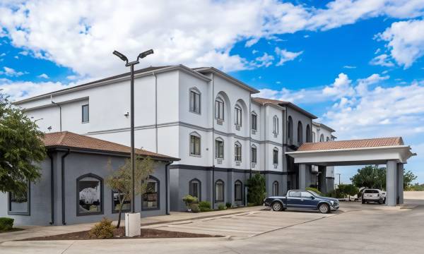 Best Western Palace Inn Suites