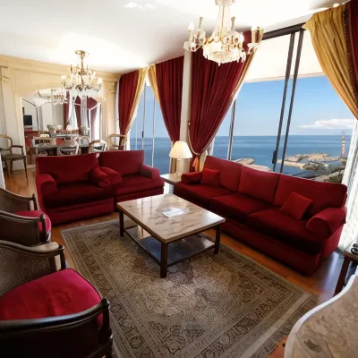 Holiday Home Suites โรงแรมใกล้สวนสนุกเบรุตลูนาพาร์ค