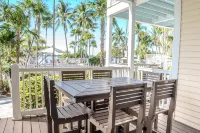 Crystal Waters - Kayaks, 2Br 2.5BA Coastal Villa