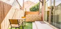 Spacious 4-Bedroom Townhome / 2-Car Garage / Cruise Terminal - บังกะโล