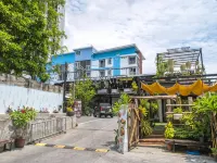 The Quarter Wutthakat Hotels near Chom Thong