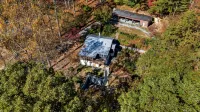 Farmhouse in private setting close to town - Wifi