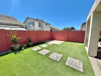 Sunset Retreat! Quiet, gated community, close to hiking and restaurants