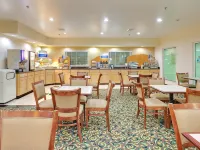 Holiday Inn Express & Suites EL DORADO by IHG - breakfast
