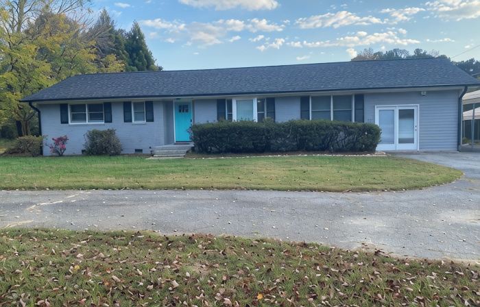 Charming 4-Bedroom Retreat Near UNC