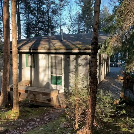 Driftwood Cottage-on the shore overlooking BassHbr 󰀃