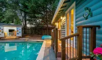 Modern Log house! Private Pool! Spa! Close to town - Private Pools