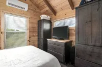 Serene Cabin Retreat on Picturesque Farm - 3-Star