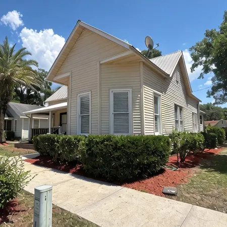 Historic 1905 Victorian Home in Dunnellon Rainbow River World Equestrian center