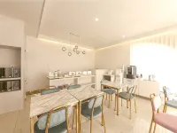Munhyeon Signature Denbasta Hotel Hotels near Busan Bank
