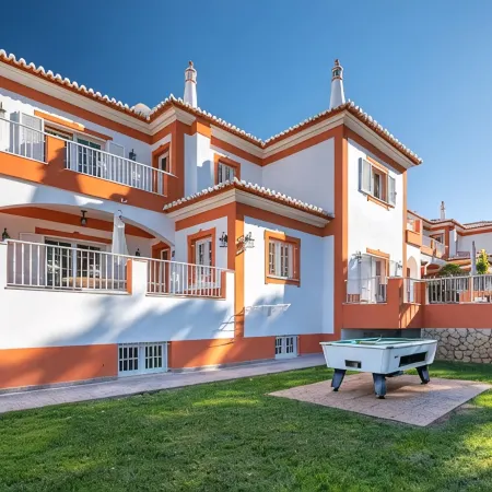 7+1 BEDROOM PRIVATE VILLA, HEATED POOL, GAMES, BBQ