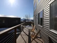 Lupine Lodge with Mountain Views Hotel di Seward
