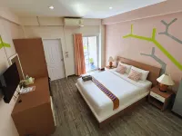 Charoenchit House
