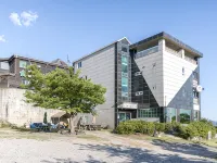 Ganghwado Staymoon Spa Pension Hotel berhampiran Pantai Dongmak