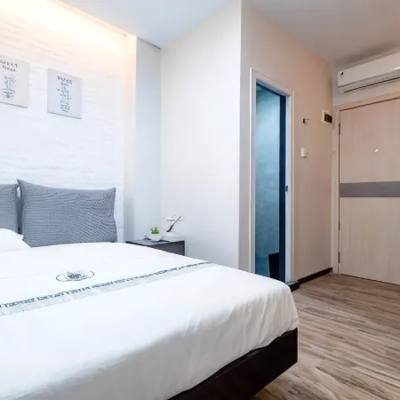 Lees Hotel