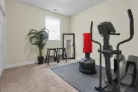 Minutes from Cherry Point - Gym