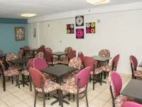 Days Inn & Suites by Wyndham Artesia