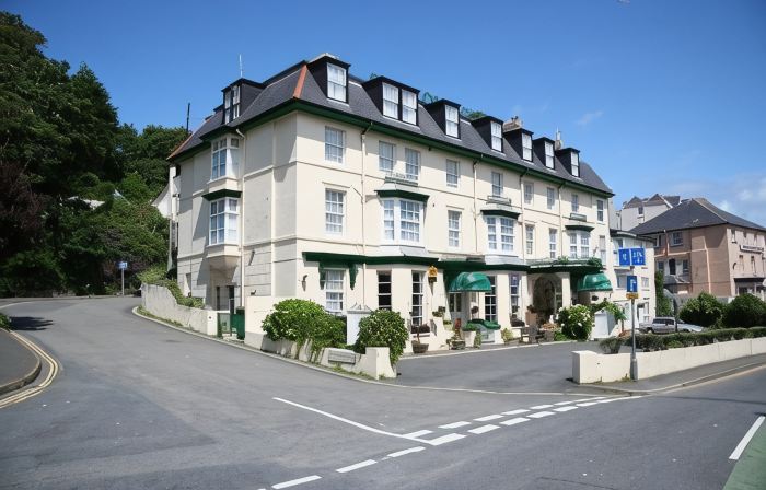 Carlton Hotel